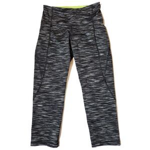 Old Navy Capri Length Elevate Legging Go Dry Women's size Medium